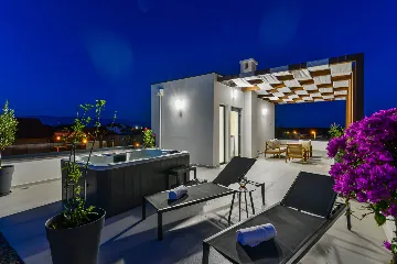 3-Bedroom Villa in Zaton with Heated Pool & Jacuzzi