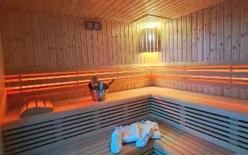 3-Bedroom Villa in Zaton with Heated Pool & Jacuzzi