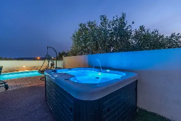 Family Villa with Heated Pool & Sauna in Sveti Filip i Jakov