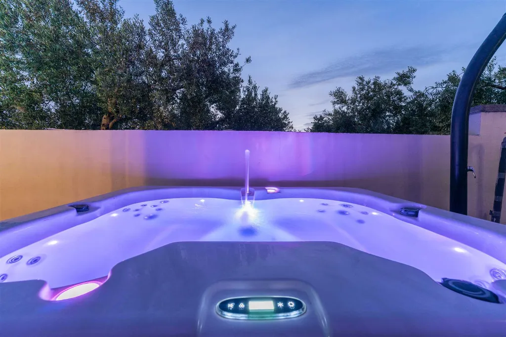 Family Villa with Heated Pool & Sauna in Sveti Filip i Jakov