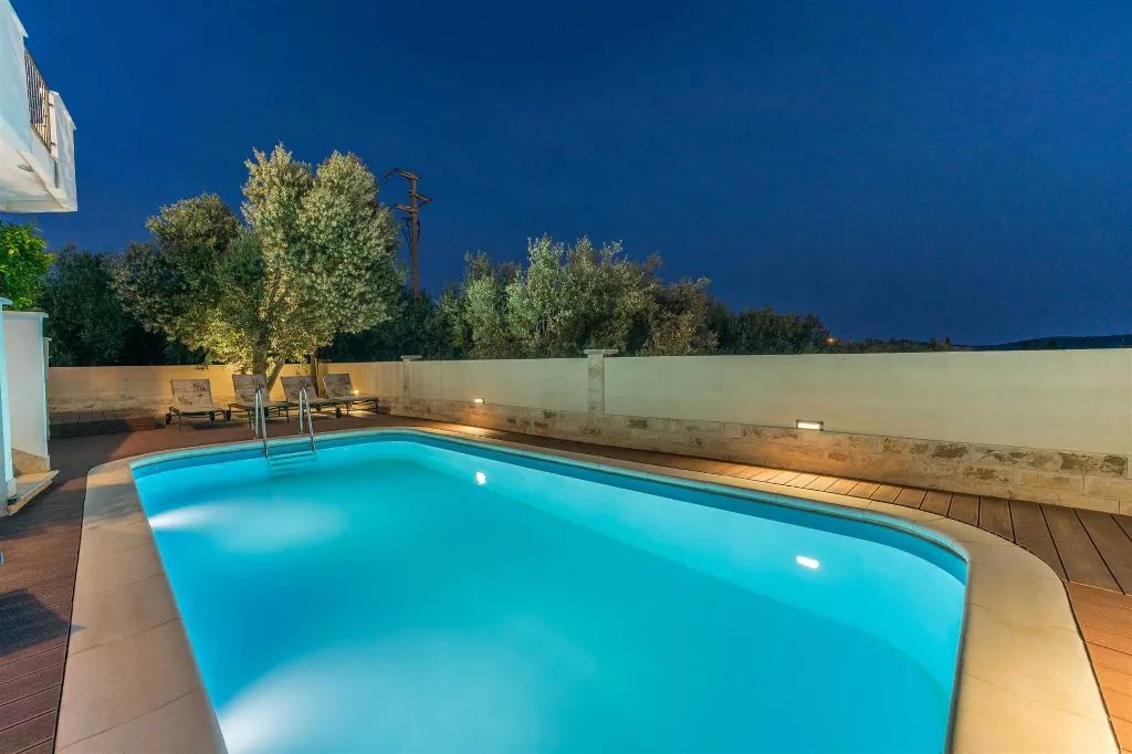Family Villa with Heated Pool & Sauna in Sveti Filip i Jakov