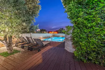 Family Villa with Heated Pool & Sauna in Sveti Filip i Jakov