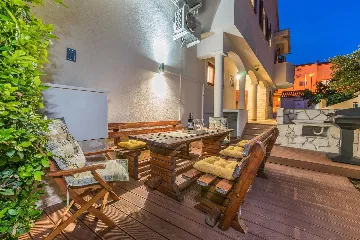 Family Villa with Heated Pool & Sauna in Sveti Filip i Jakov