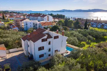 Family Villa with Heated Pool & Sauna in Sveti Filip i Jakov