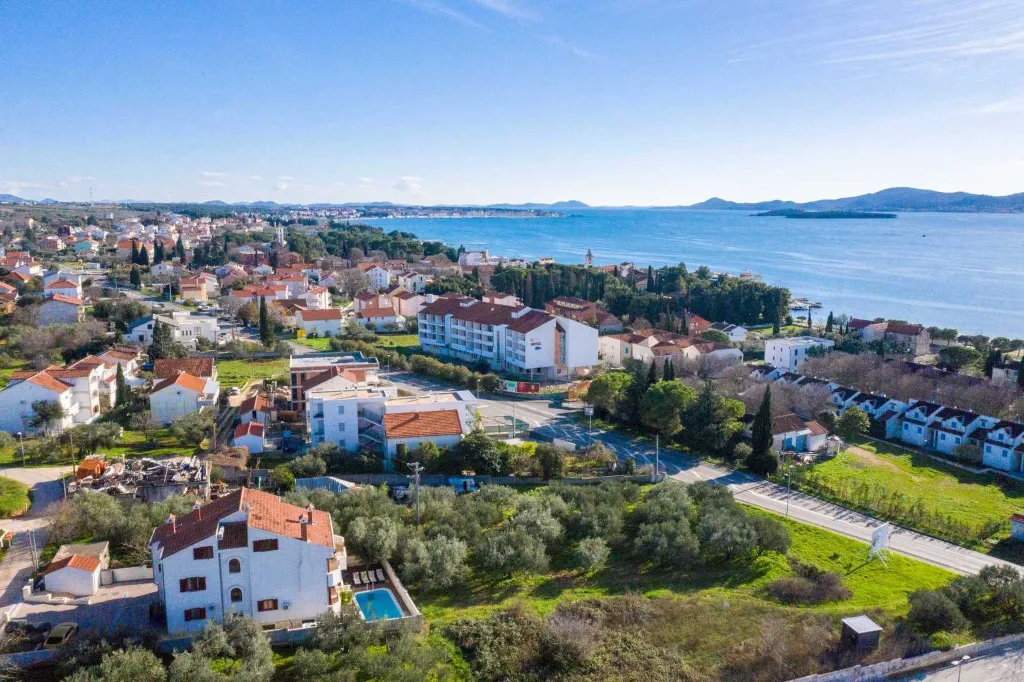 Family Villa with Heated Pool & Sauna in Sveti Filip i Jakov