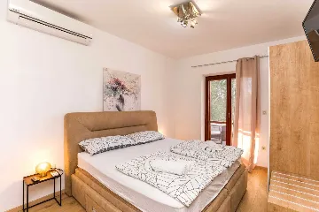 Family Villa with Heated Pool & Sauna in Sveti Filip i Jakov