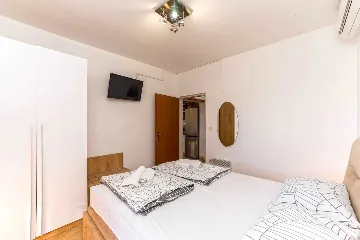 Family Villa with Heated Pool & Sauna in Sveti Filip i Jakov