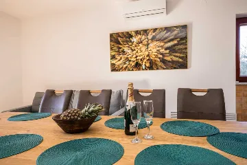 Family Villa with Heated Pool & Sauna in Sveti Filip i Jakov