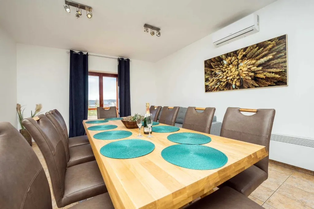 Family Villa with Heated Pool & Sauna in Sveti Filip i Jakov