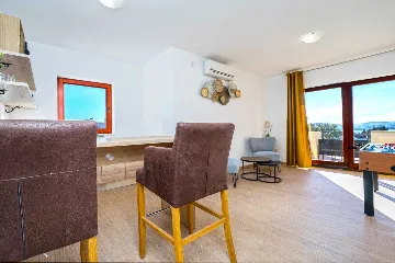 Family Villa with Heated Pool & Sauna in Sveti Filip i Jakov