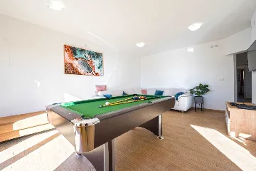 Family Villa with Heated Pool & Sauna in Sveti Filip i Jakov