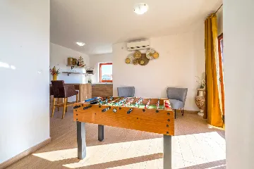 Family Villa with Heated Pool & Sauna in Sveti Filip i Jakov