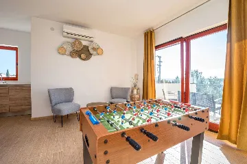 Family Villa with Heated Pool & Sauna in Sveti Filip i Jakov