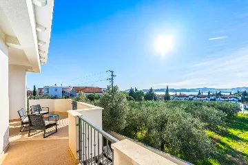 Family Villa with Heated Pool & Sauna in Sveti Filip i Jakov