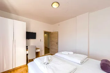 Family Villa with Heated Pool & Sauna in Sveti Filip i Jakov