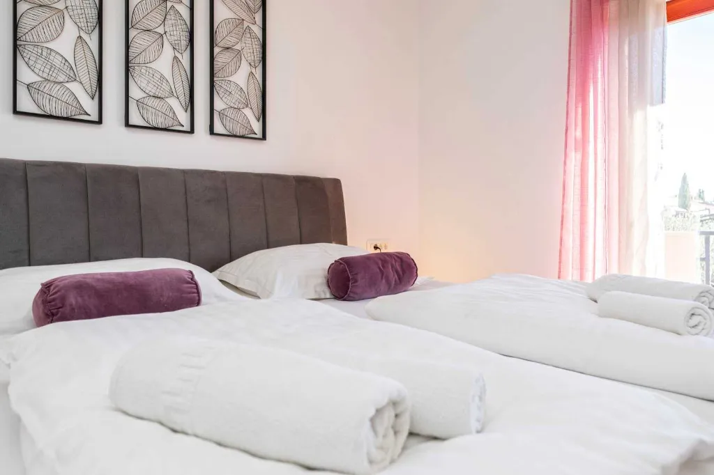 Family Villa with Heated Pool & Sauna in Sveti Filip i Jakov