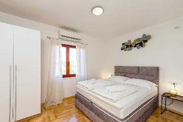 Family Villa with Heated Pool & Sauna in Sveti Filip i Jakov