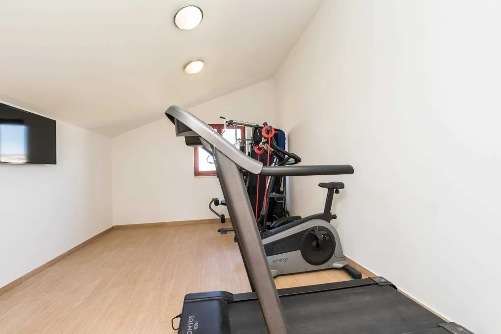 Family Villa with Heated Pool & Sauna in Sveti Filip i Jakov