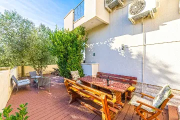 Family Villa with Heated Pool & Sauna in Sveti Filip i Jakov