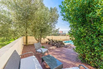 Family Villa with Heated Pool & Sauna in Sveti Filip i Jakov