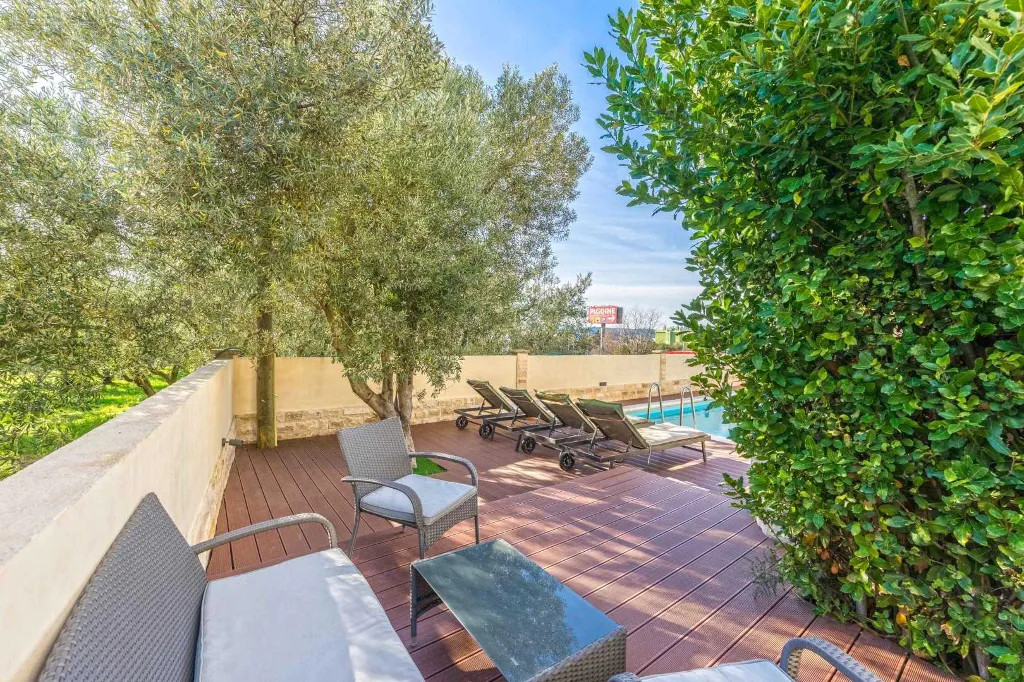 Family Villa with Heated Pool & Sauna in Sveti Filip i Jakov