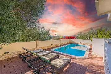 Family Villa with Heated Pool & Sauna in Sveti Filip i Jakov