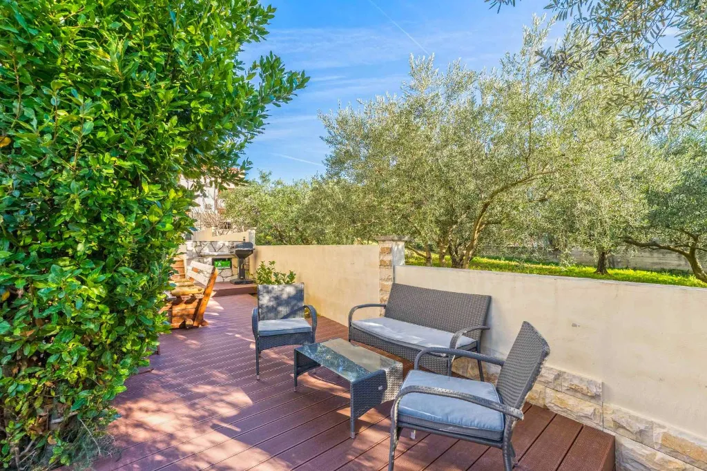 Family Villa with Heated Pool & Sauna in Sveti Filip i Jakov