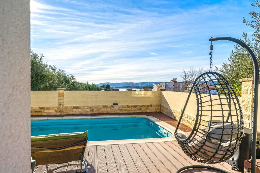 Family Villa with Heated Pool & Sauna in Sveti Filip i Jakov