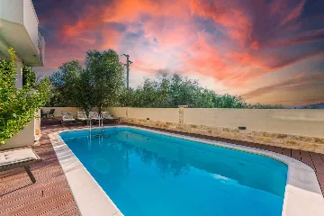 Family Villa with Heated Pool & Sauna in Sveti Filip i Jakov