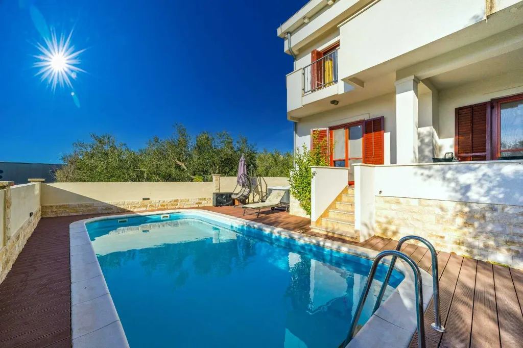 Family Villa with Heated Pool & Sauna in Sveti Filip i Jakov