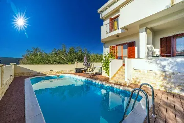 Family Villa with Heated Pool & Sauna in Sveti Filip i Jakov
