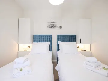 Villa in Privlaka for 8 with Heated Pool & Jacuzzi