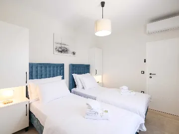 Villa in Privlaka for 8 with Heated Pool & Jacuzzi