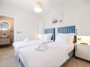 Villa in Privlaka for 8 with Heated Pool & Jacuzzi