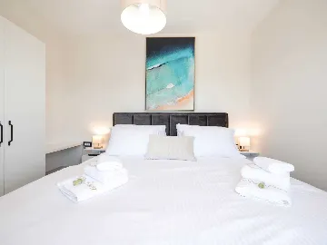 Villa in Privlaka for 8 with Heated Pool & Jacuzzi