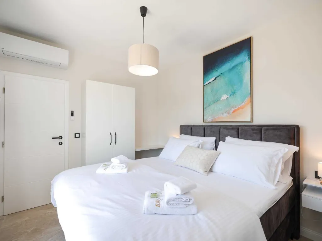 Villa in Privlaka for 8 with Heated Pool & Jacuzzi