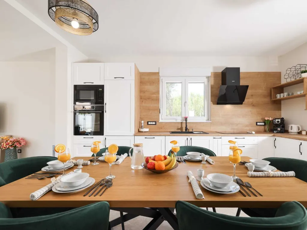Villa in Privlaka for 8 with Heated Pool & Jacuzzi