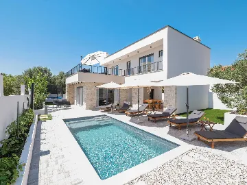 Villa in Privlaka for 8 with Heated Pool & Jacuzzi