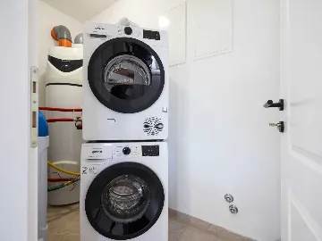 Villa in Privlaka for 8 with Heated Pool & Jacuzzi