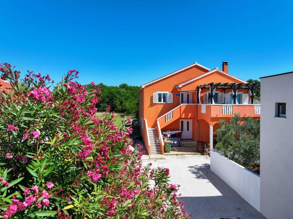Privlaka Apartment with Private Jacuzzi & Sea View