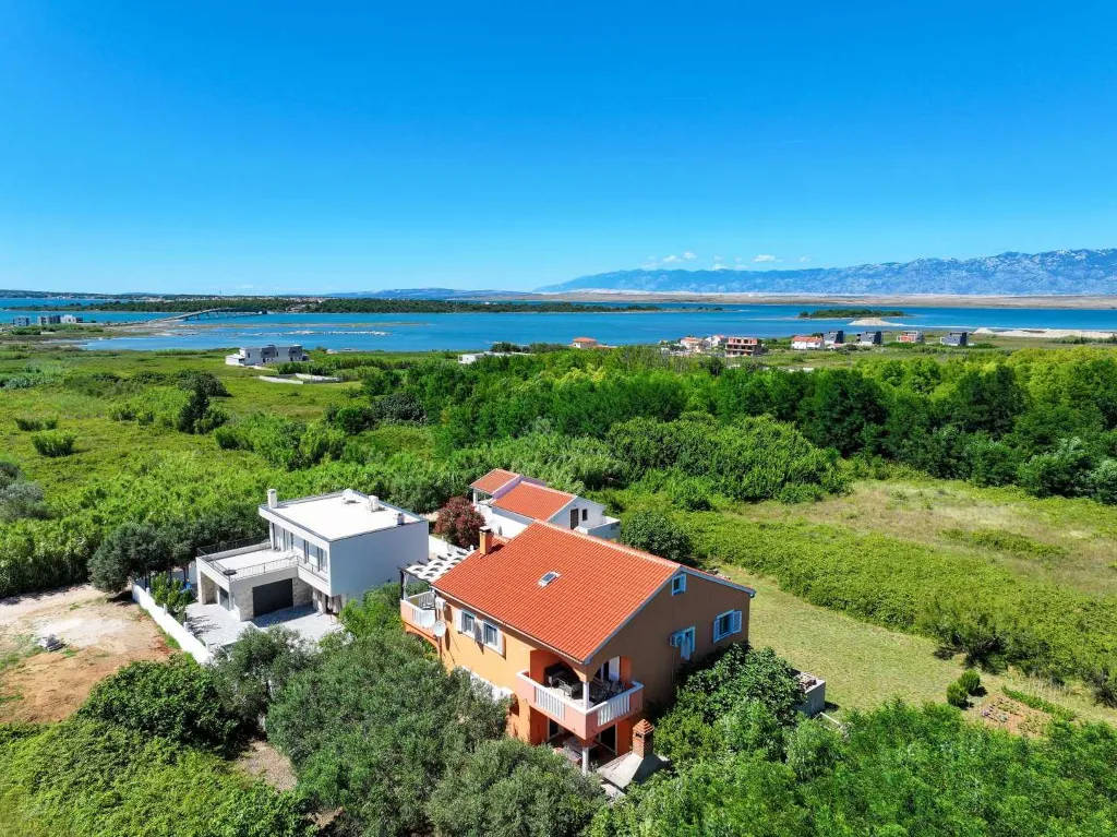 Privlaka Apartment with Private Jacuzzi & Sea View