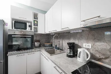 Privlaka Apartment with Private Jacuzzi & Sea View