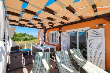 Privlaka Apartment with Private Jacuzzi & Sea View