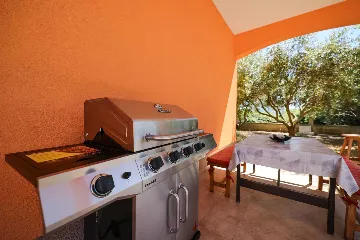 Privlaka Apartment with Private Jacuzzi & Sea View