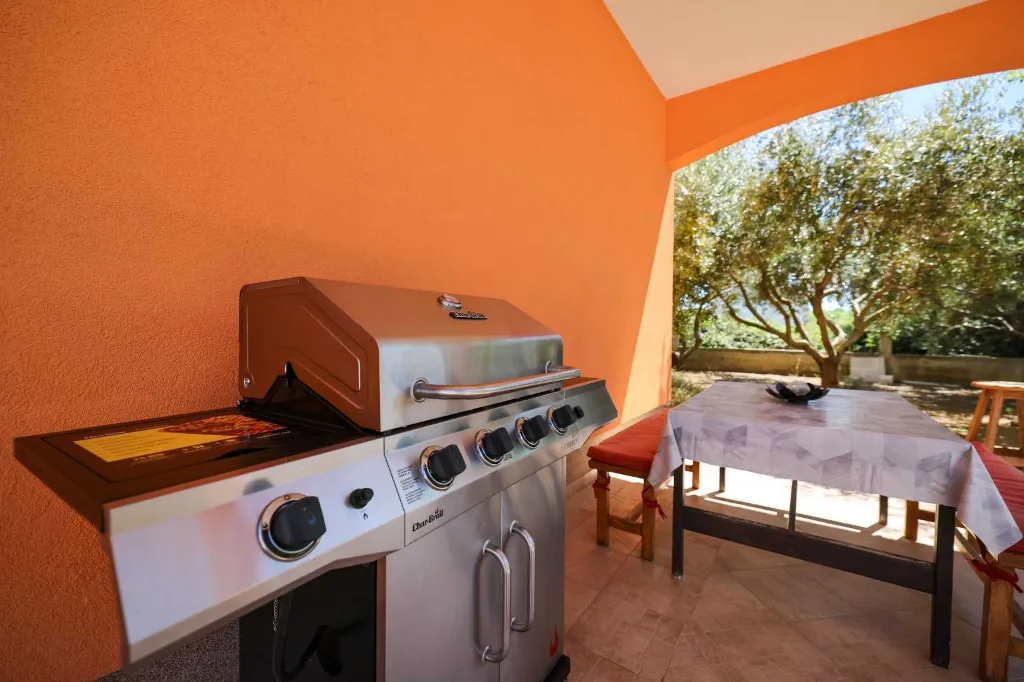 Privlaka Apartment with Private Jacuzzi & Sea View