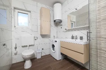 Privlaka 2-Bedroom Apartment for Up to 5