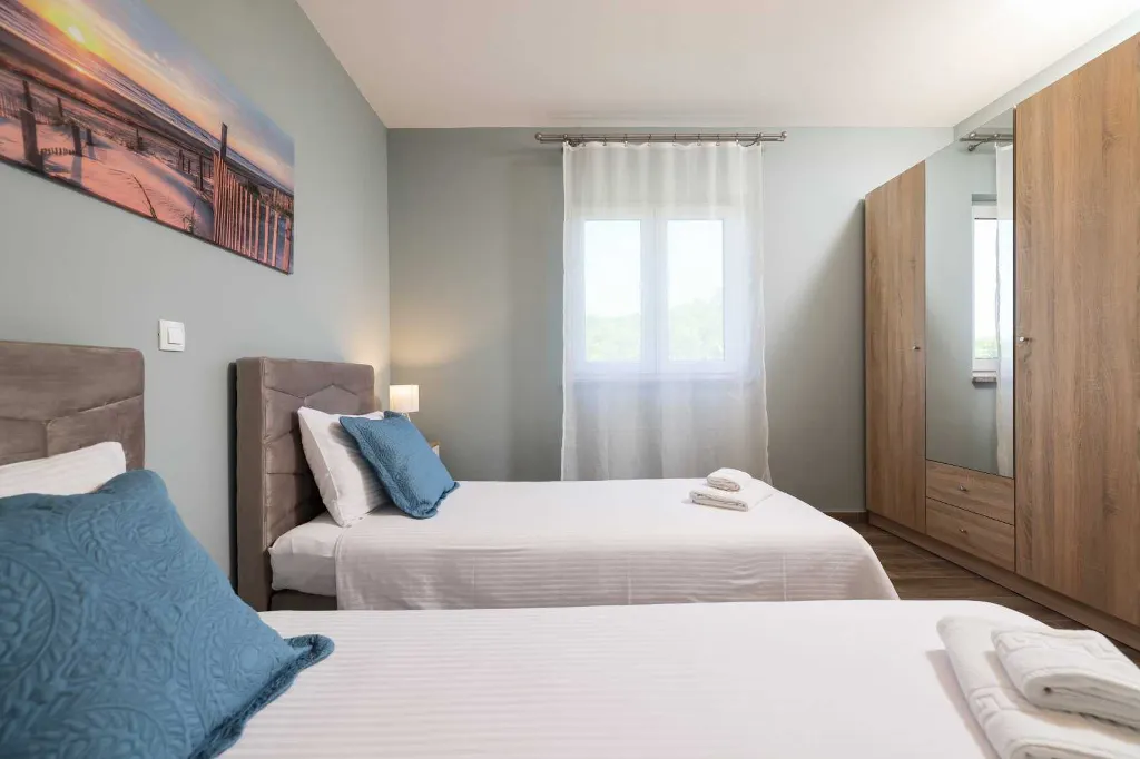 Privlaka 2-Bedroom Apartment for Up to 5