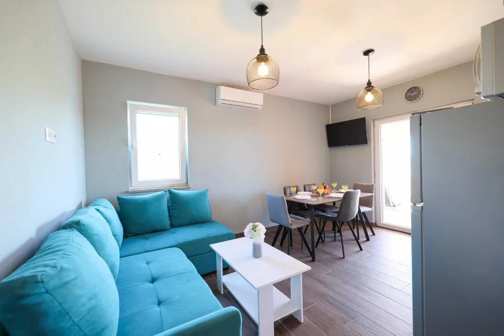 Privlaka 2-Bedroom Apartment for Up to 5