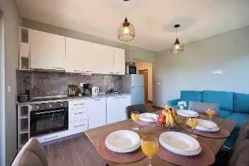 Privlaka 2-Bedroom Apartment for Up to 5
