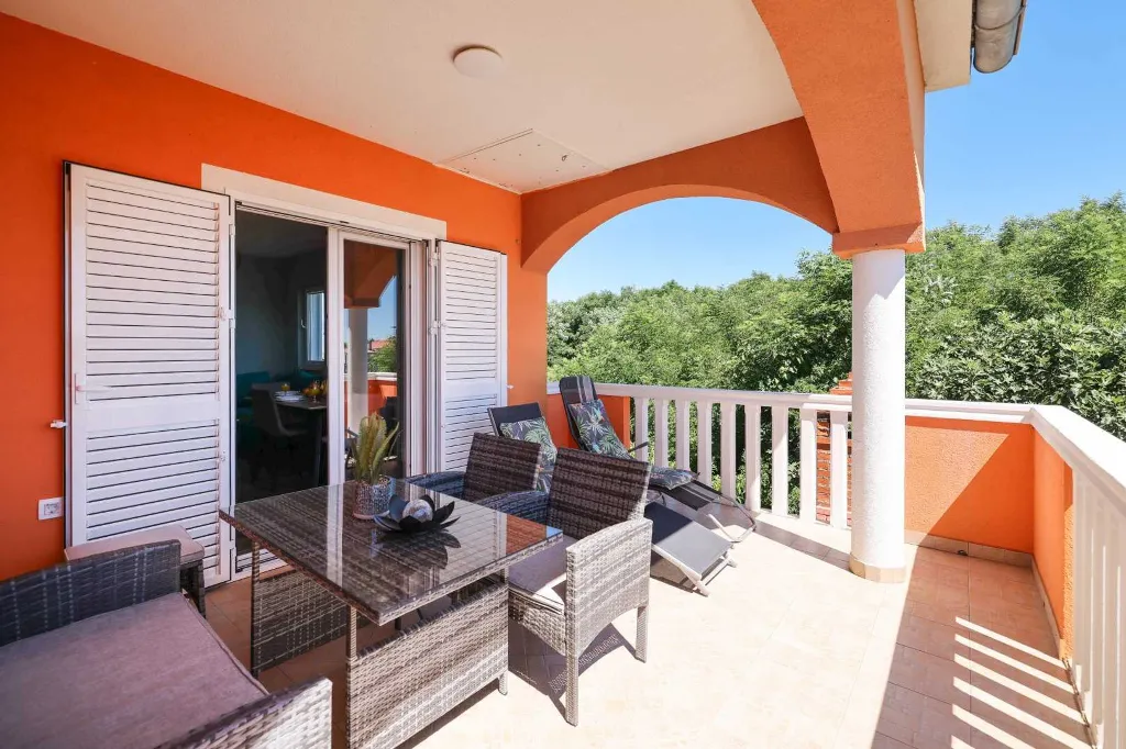Privlaka 2-Bedroom Apartment for Up to 5